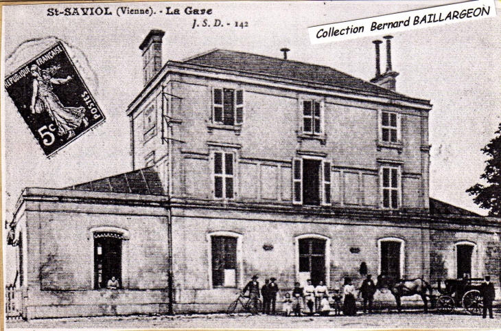 La Gare ( entée coté cour) - Saint-Saviol