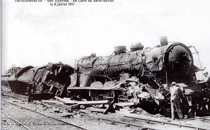  La Gare,  Déraillement du Sud-Express.......bail.ber - Saint-Saviol