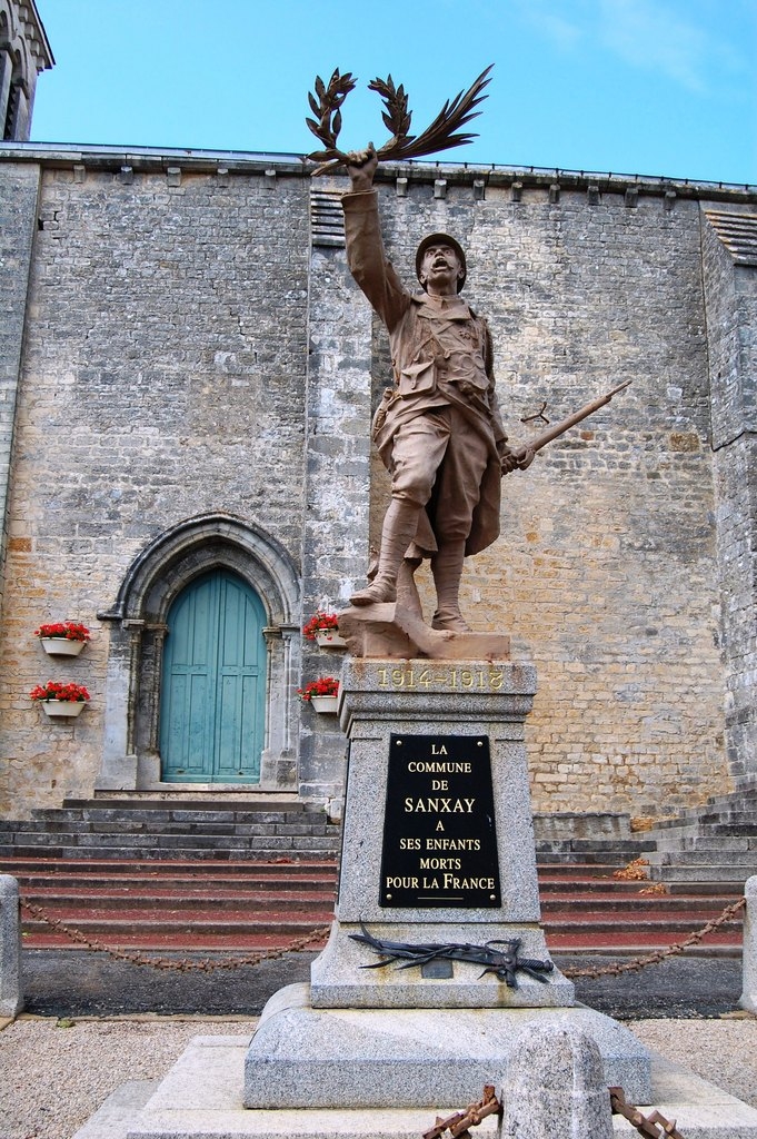 Monument aux Morts pour la France - Sanxay