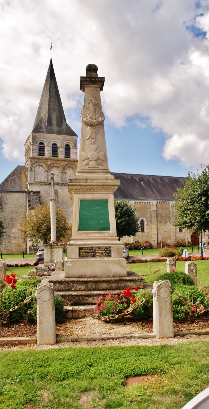 Monument-aux-Morts - Savigné