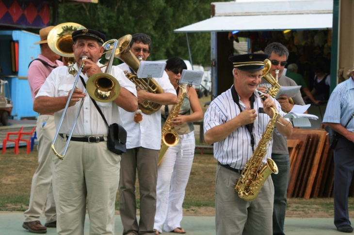 La fanfare à la fête des prés - Vicq-sur-Gartempe