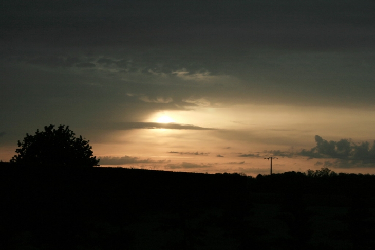 Le lever du soleil sur Vicq - Vicq-sur-Gartempe