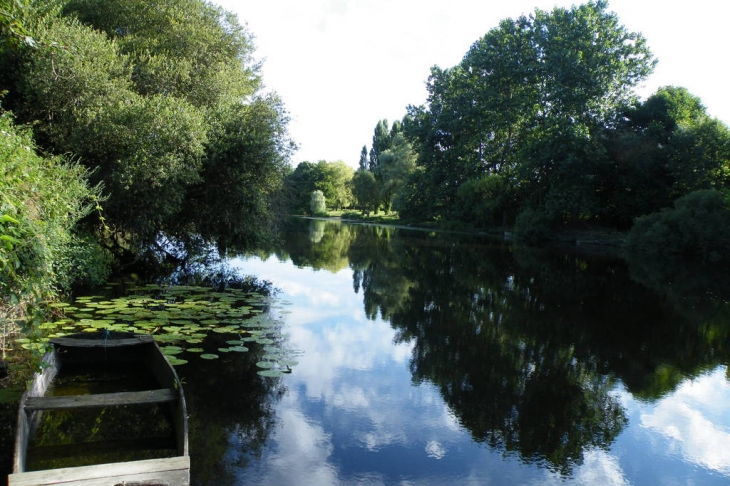 Barque sur la Gartempe - Vicq-sur-Gartempe