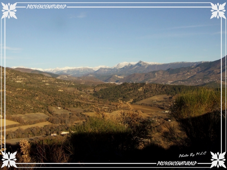 Panorama où l'on distingue DIGNE LES BAINS - Aiglun