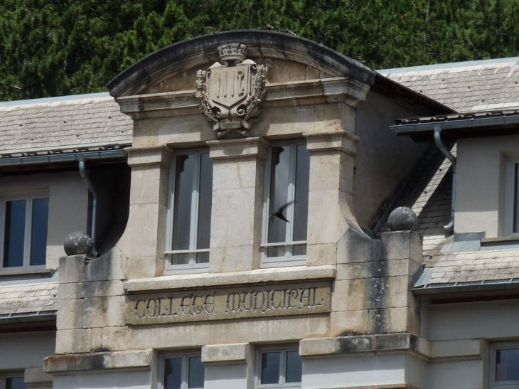 Le fronton du collège - Barcelonnette