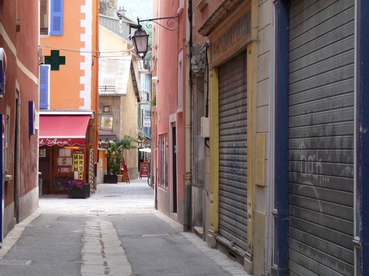 Rue Commandant Edouard  Car - Barcelonnette