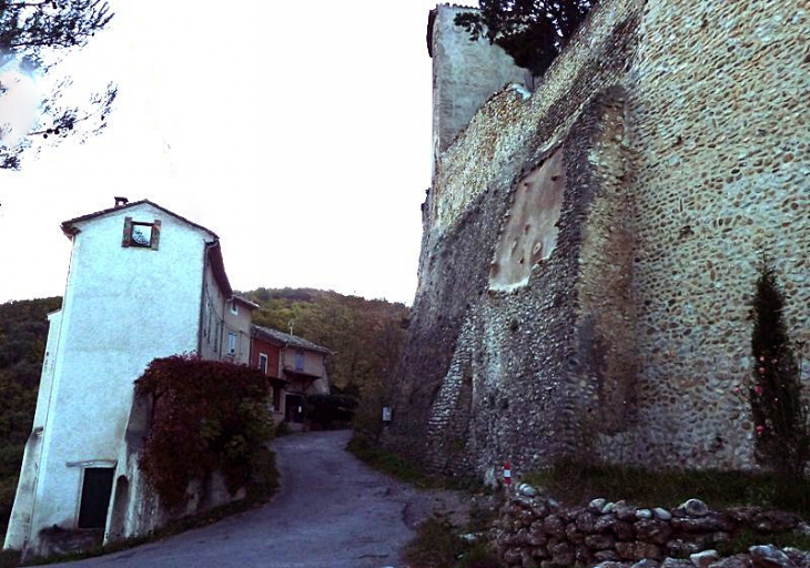 La rue du château - Brunet