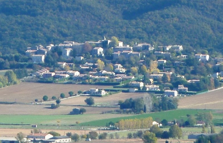 Le village vu de loin - Dauphin