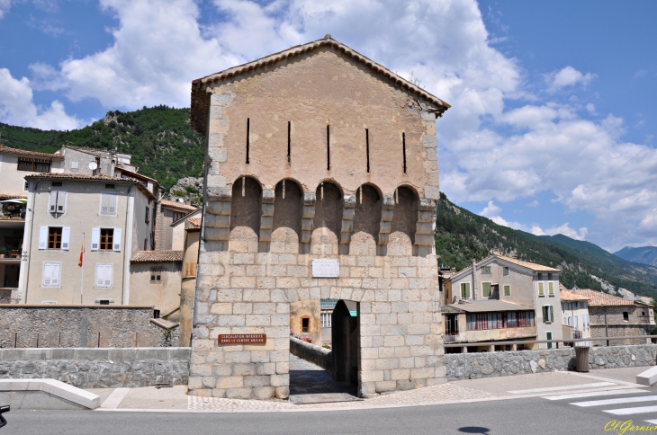  - Entrevaux