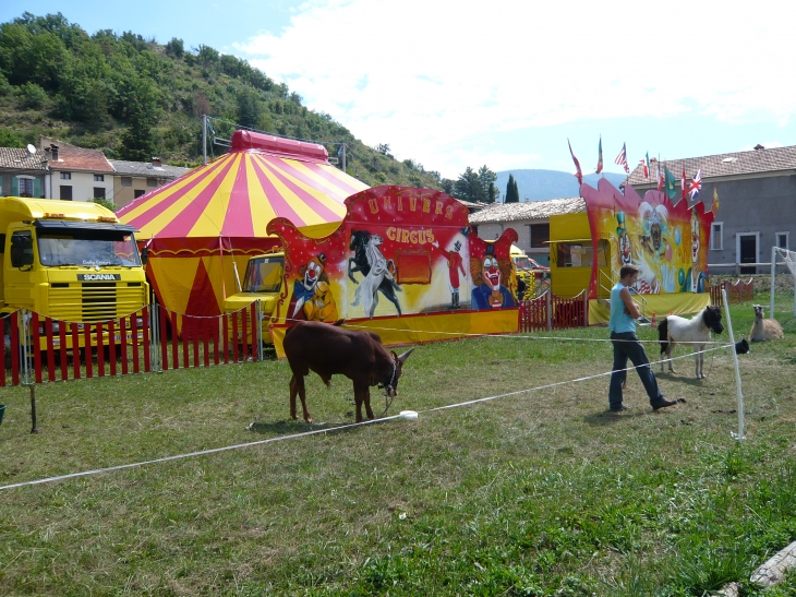 Estoublon accueille le Cirque