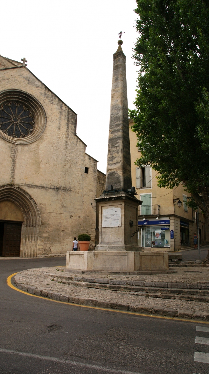 <Cathédrale  Notre-Dame du Bourget  ( 12/15 Em Siècle ) - Forcalquier