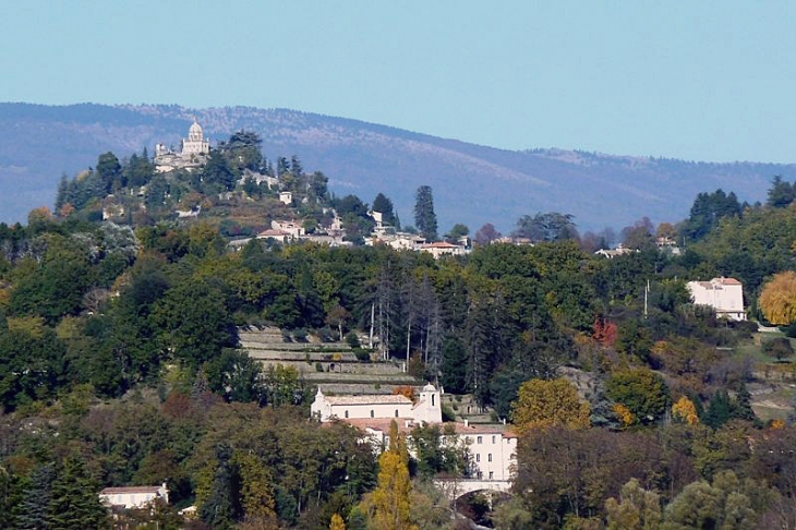 Vue sur la ville  et Notre Dame de Provence - Forcalquier