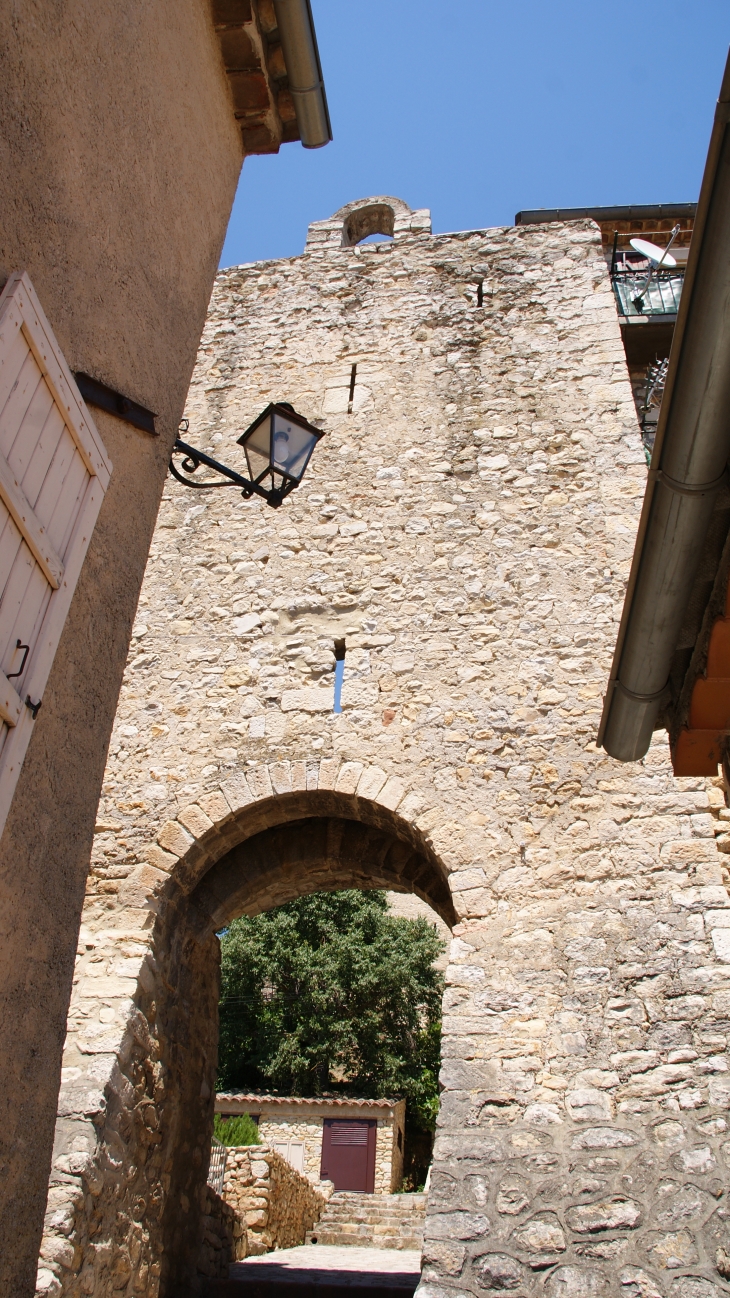 La Tour - Gréoux-les-Bains