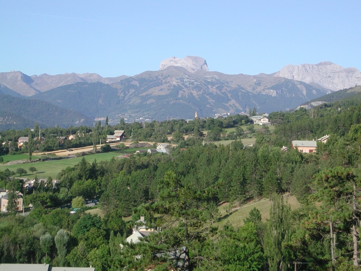 La grande Séolane au loin  - Jausiers