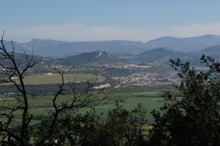 Vue sur la vallée de la durance depuis le sentier des penitents - Les Mées