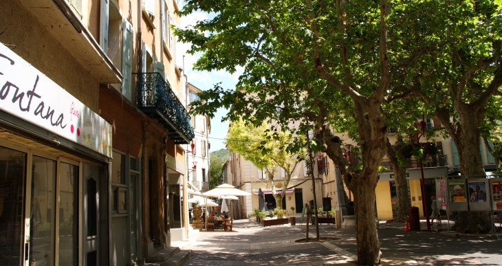  - Manosque