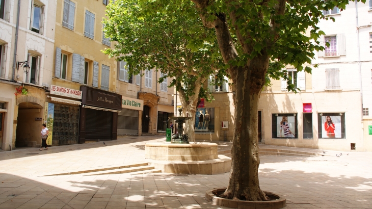  - Manosque