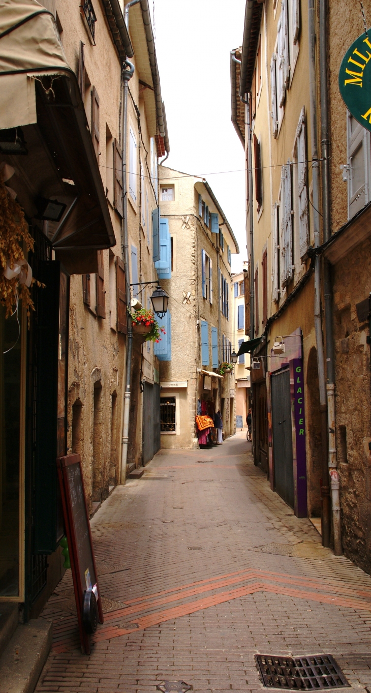  - Manosque