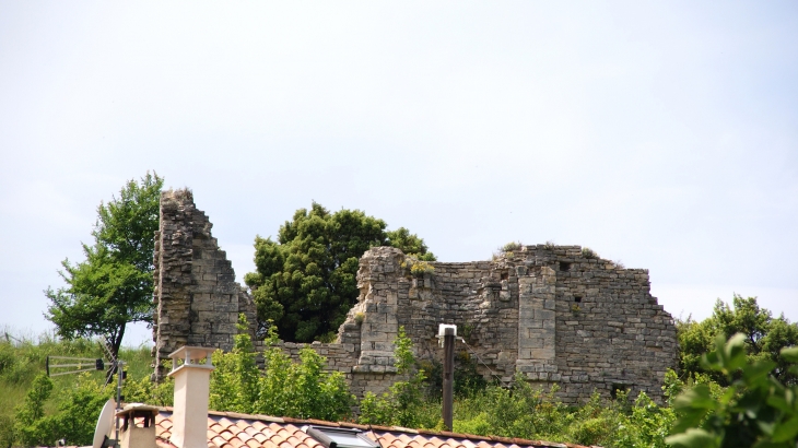 Ruines du Château de Montfuron