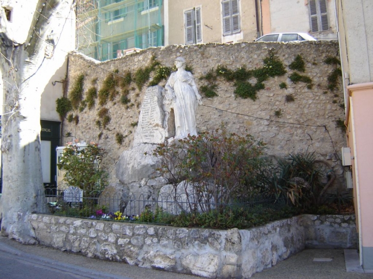 Dans le village - Moustiers-Sainte-Marie