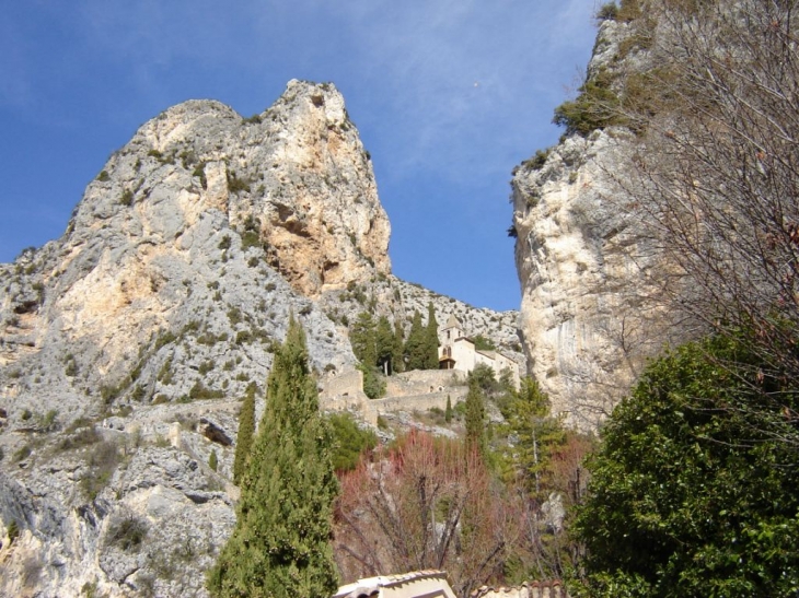 L'étoile du village - Moustiers-Sainte-Marie