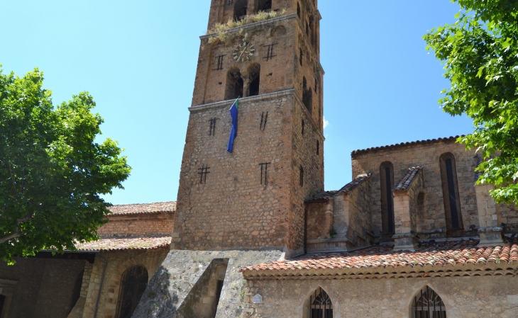    église Romane Notre-Dame de L'Assomption 12 Em Siècle - Moustiers-Sainte-Marie