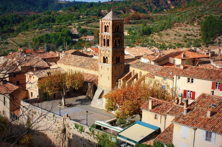 Moustiers Ste Marie village - Moustiers-Sainte-Marie