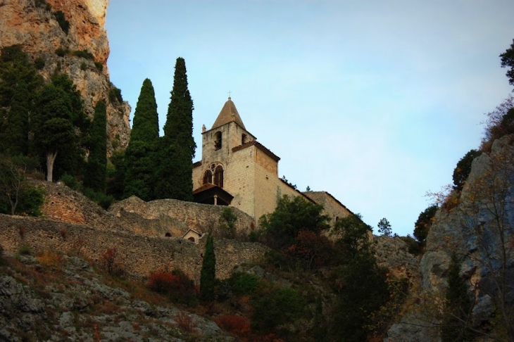 Montee-a-la-chapelle de Moustiers Ste Marie - Moustiers-Sainte-Marie