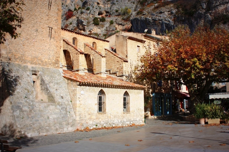 Moustiers Ste Marie village - Moustiers-Sainte-Marie