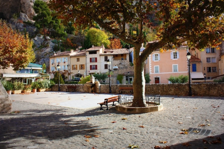 Moustiers Ste Marie village - Moustiers-Sainte-Marie