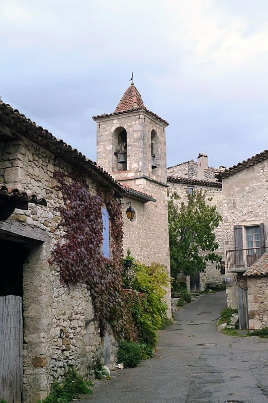 Vers l'église - Oppedette