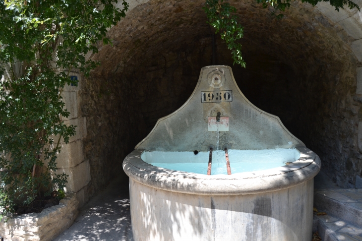 Fontaine du Lavoir - Pierrevert