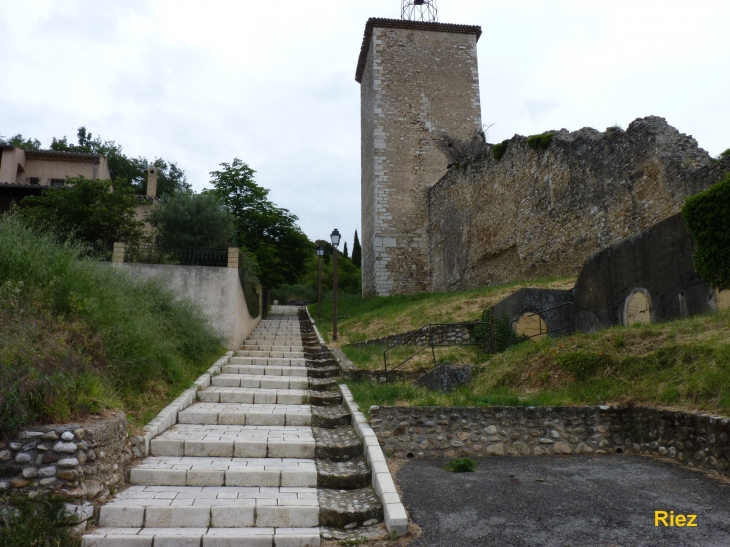 La tour  Crédit : André Pommiès - Riez