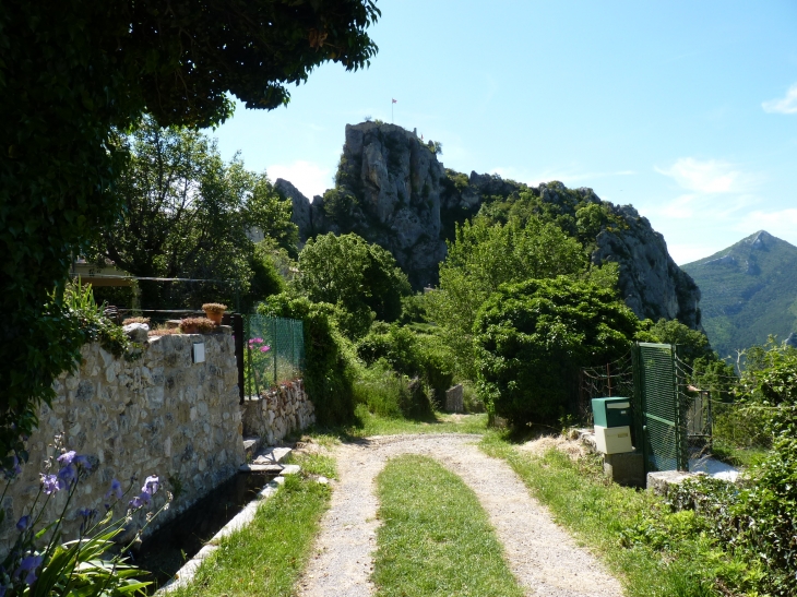 Le village  Crédit : André Pommiès - Rougon