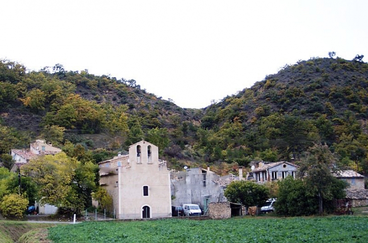 L'église et les maisons - Saint-Jeannet