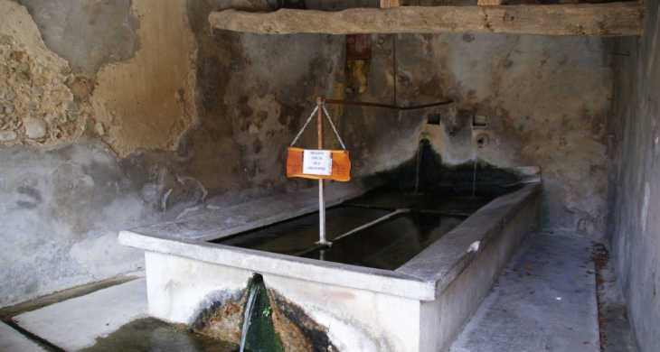 Lavoir - Saint-Julien-d'Asse