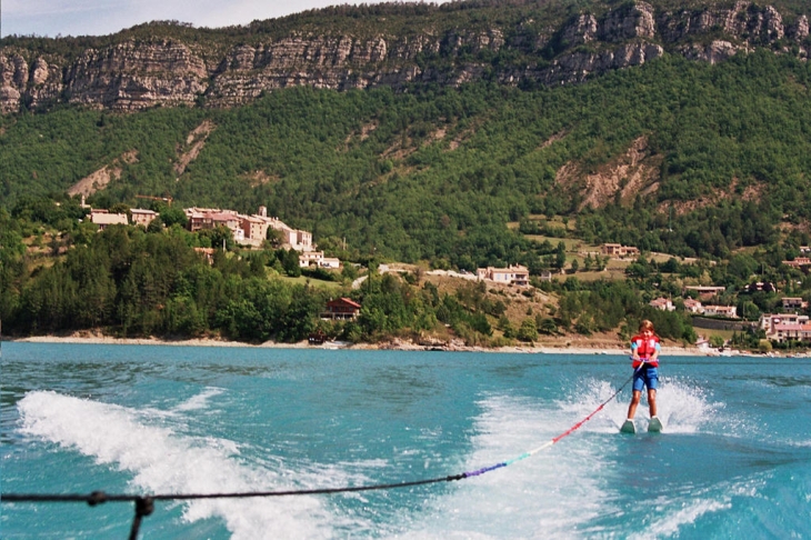 Ski nautique à Saint Julien - Saint-Julien-du-Verdon