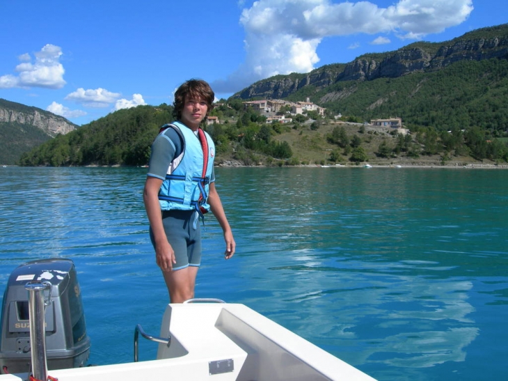 Avant le départ sur le bâteau de l'école de ski - Saint-Julien-du-Verdon