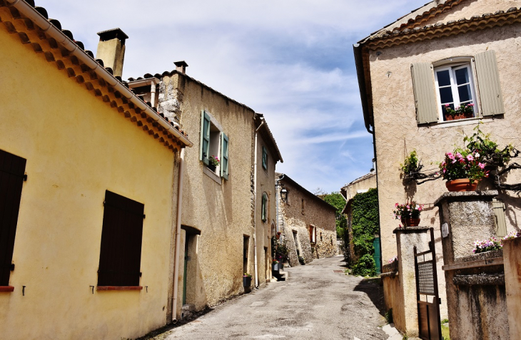 La Commune - Saint-Laurent-du-Verdon