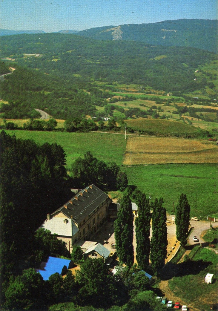 Colonie de Vacances de la Mairie d'Aubagne (carte postale vers 1960) - Saint-Vincent-les-Forts