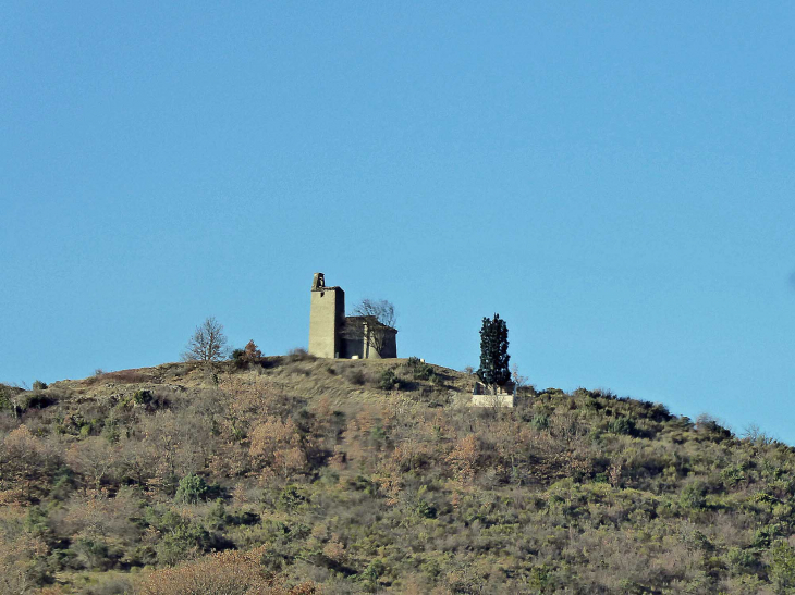 Ruines de la chapelle Saint Joseph sur la colline - Salignac