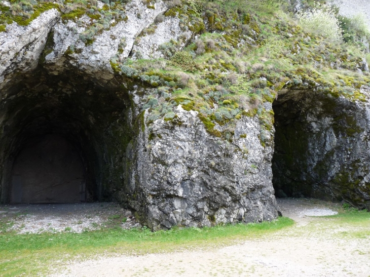 Dans la citadelle, les cavernes - Sisteron