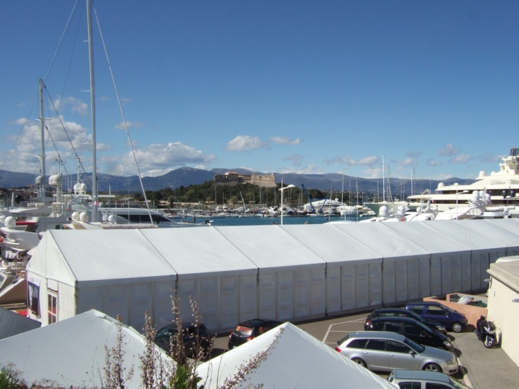 Au quai de la grande plaisance - Antibes