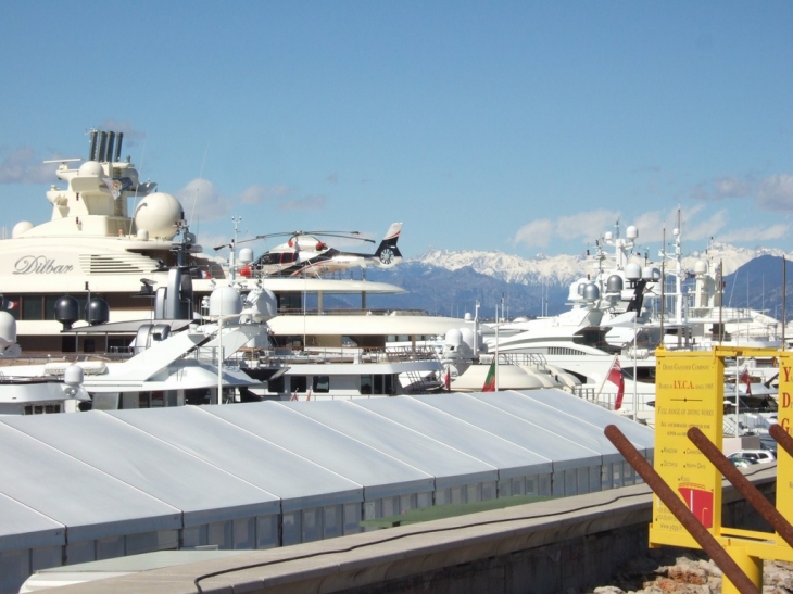 Au quai de la grande plaisance - Antibes