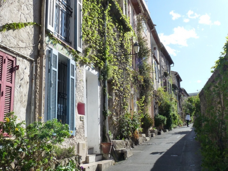 La rue du Haut Castelet - Antibes