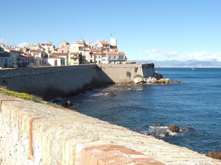 Les remparts - Antibes