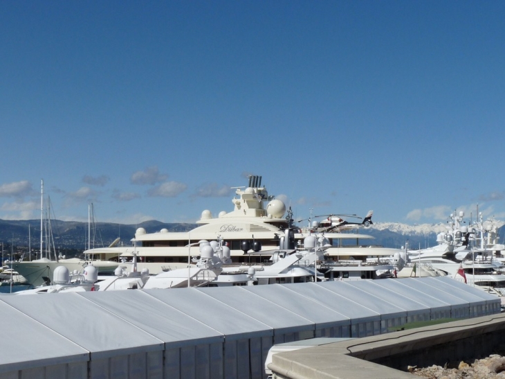 Au quai de la grande plaisance - Antibes