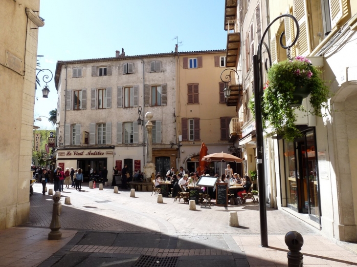 Rue de la République - Antibes