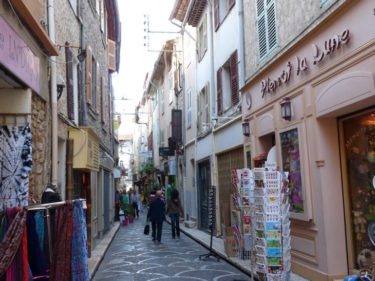 Rue des Revennes - Antibes