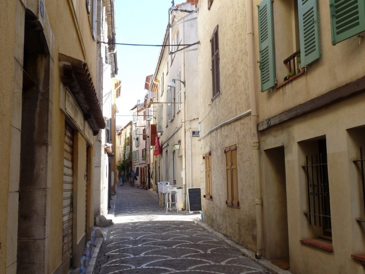 Rue des Revennes - Antibes